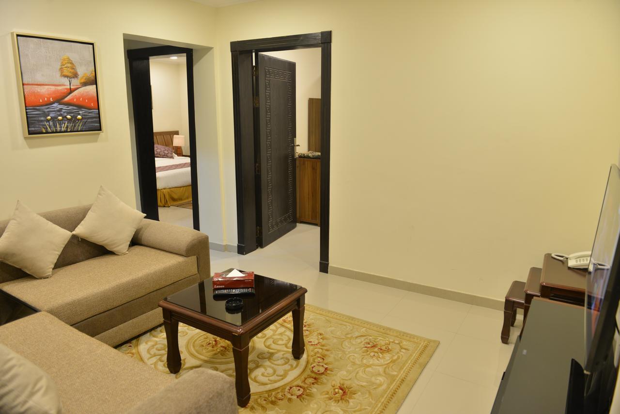 Al Jubail The First Tower Hotel מראה חיצוני תמונה