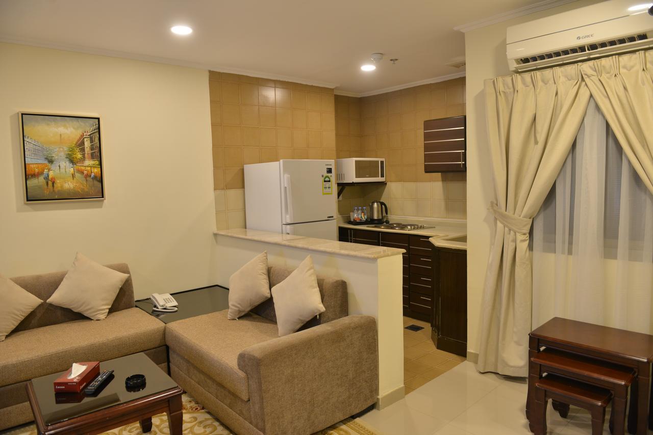 Al Jubail The First Tower Hotel מראה חיצוני תמונה