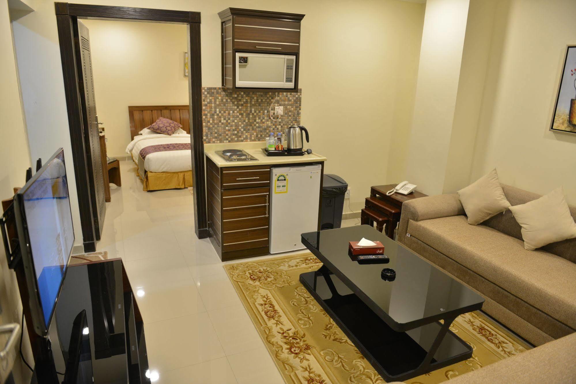 Al Jubail The First Tower Hotel מראה חיצוני תמונה