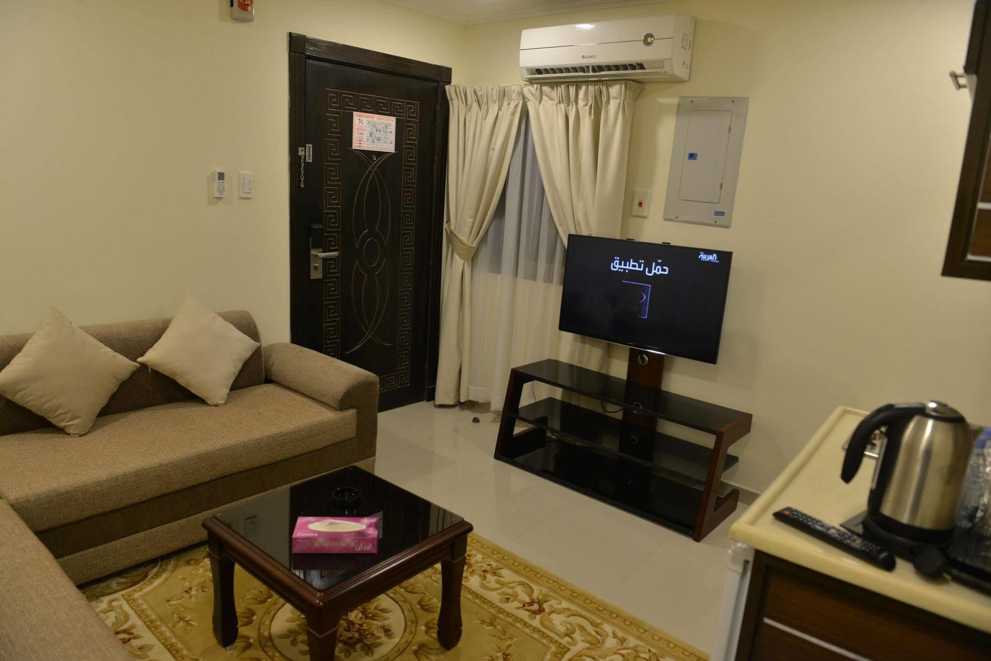 Al Jubail The First Tower Hotel מראה חיצוני תמונה