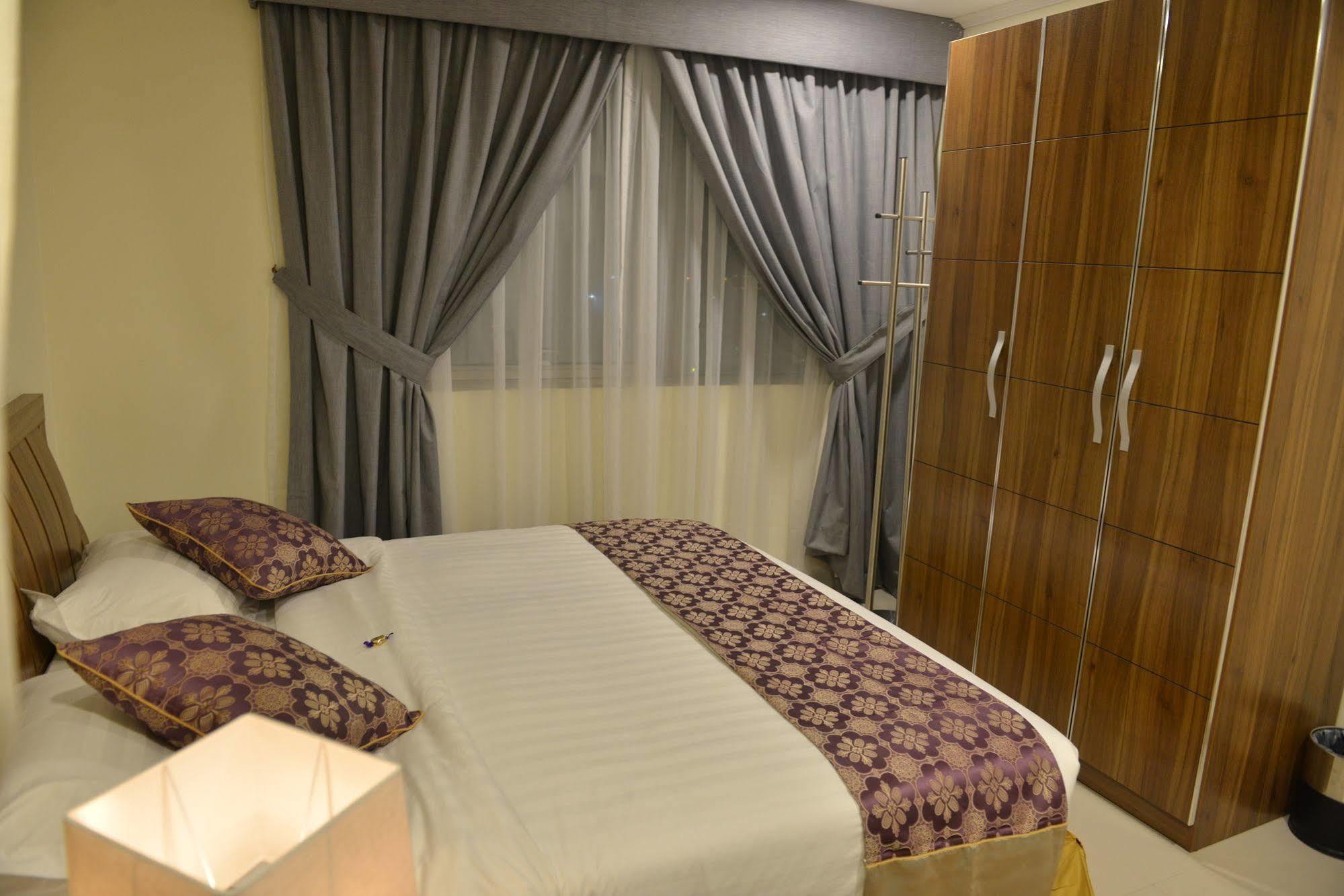 Al Jubail The First Tower Hotel מראה חיצוני תמונה